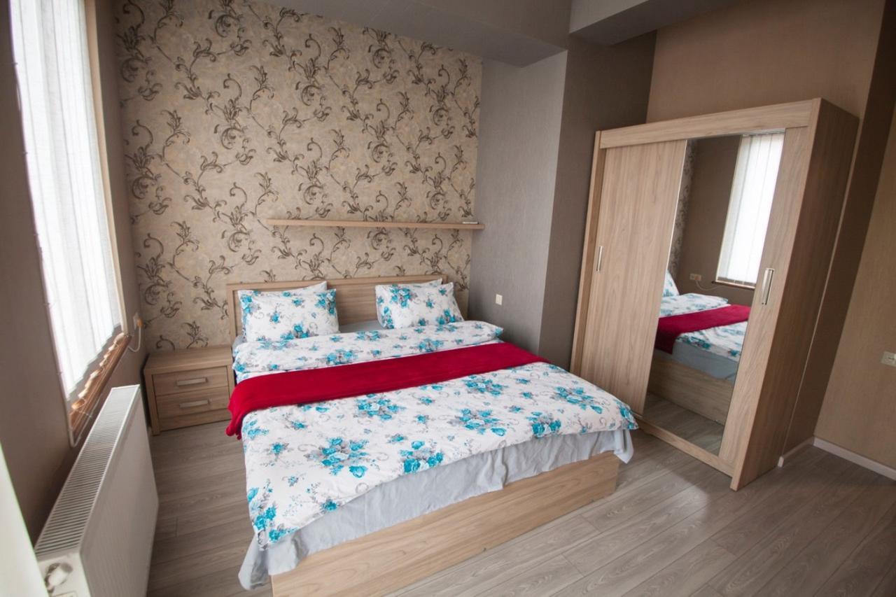 Lilika Apartments On Meskhishvili Tbilisi Bagian luar foto