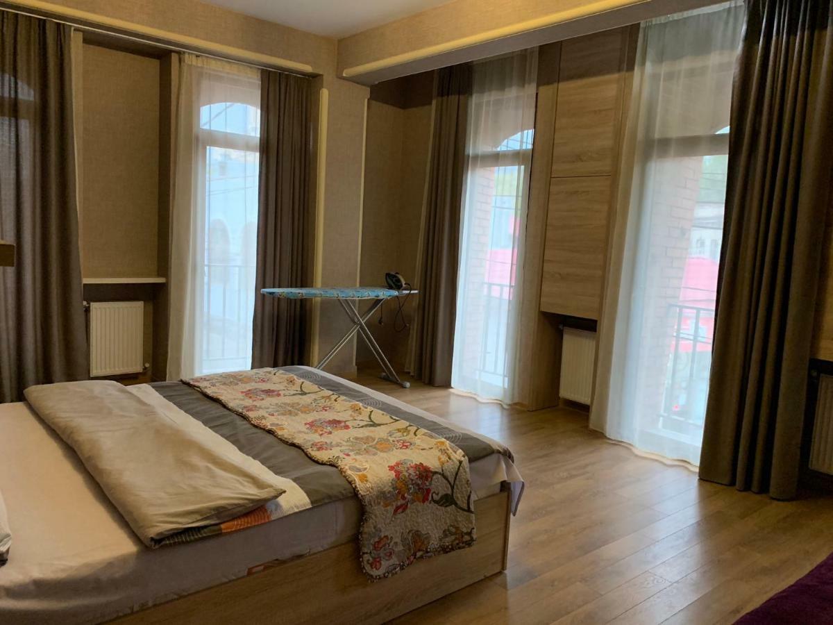 Lilika Apartments On Meskhishvili Tbilisi Bagian luar foto